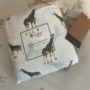 Kyte Baby Bamboo Crib Sheet - White with Giraffe Print - nwt